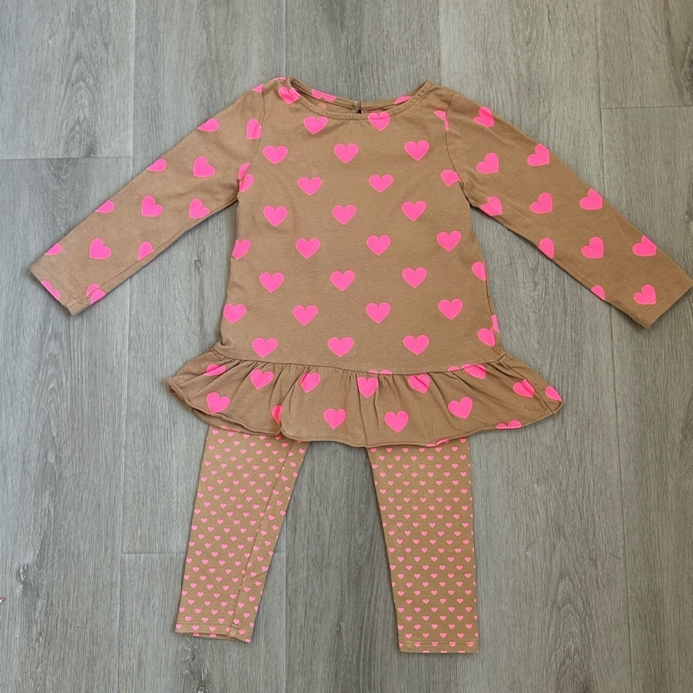 BABY GAP PLAYTIME FAVORITES
Toddler size 3